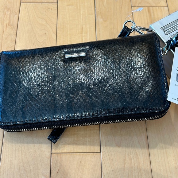 NWT BCBG black faux snake leather wristlet zip around wallet - Allison - Picture 2 of 5